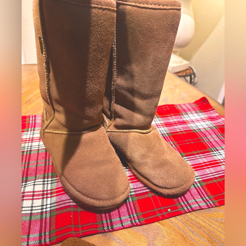 Girls brown boots size 2
